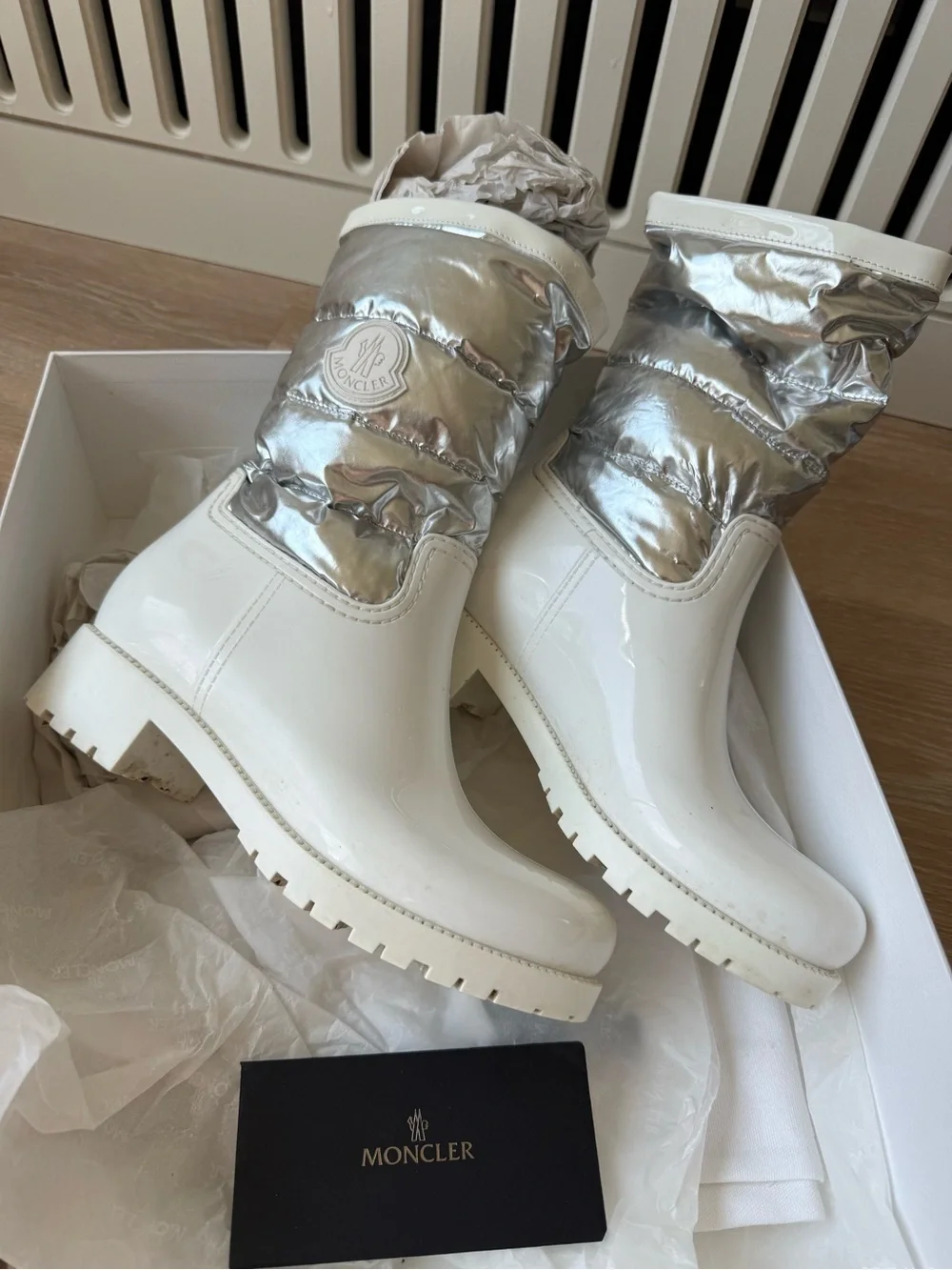Moncler White Silver Gisele Waterproof Rain Boots Size 35 / US 4.5-5